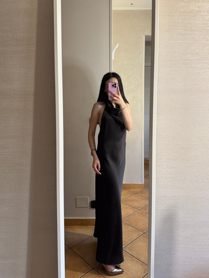 Abito lungo in raso elegante