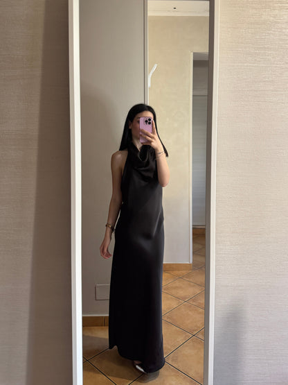 Abito lungo in raso elegante